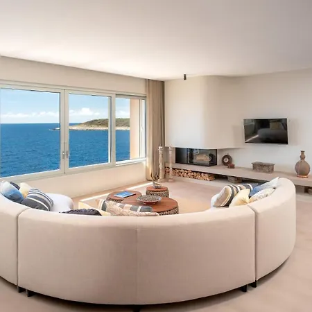 Stylish 3Br Seafront Villa With Direct Sea Access Near Hvar Old Town Villa *